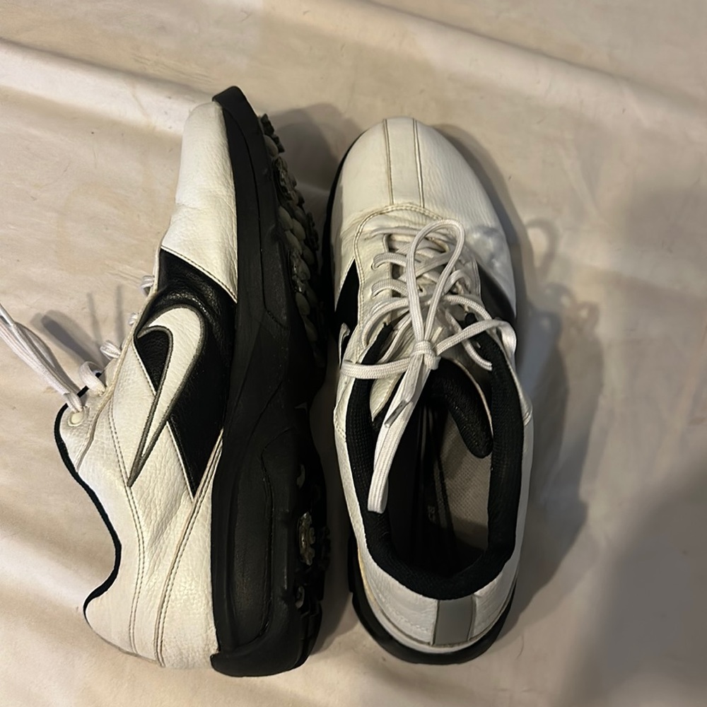 Men’s Nike golf shoes,size 11.5